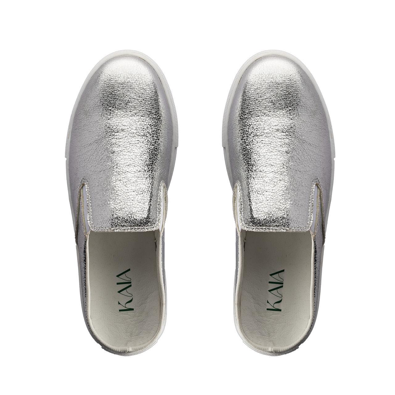 Metallic Plain Clogs